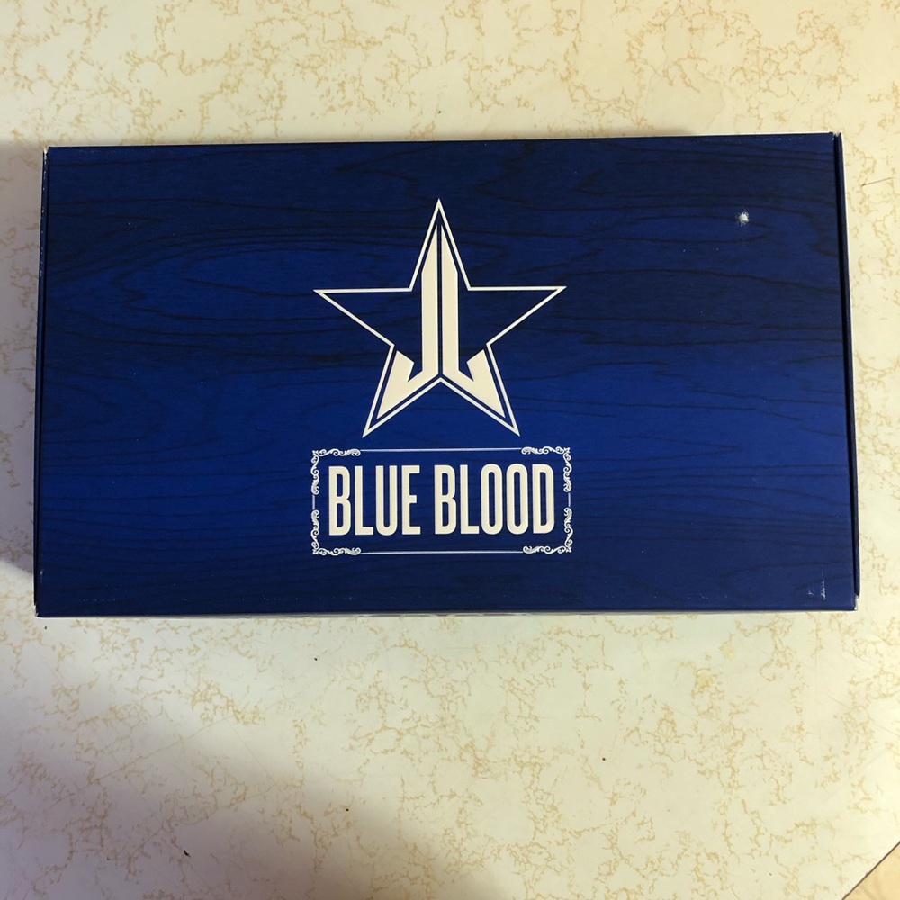 Jeffree Star Blue blood palette